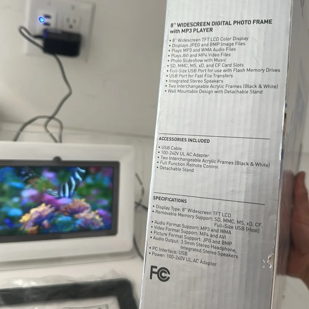 Digital Photo Frame with MP3 Player